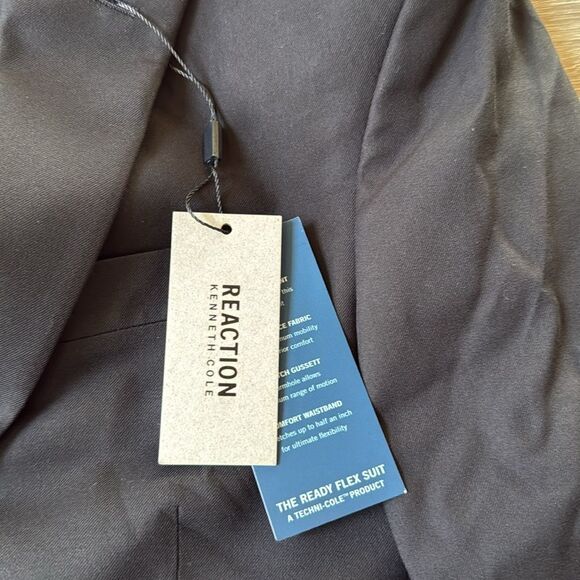 Kenneth Cole Reaction
Men's Ready Flex Slim-Fit Suit black 36 reg 29W NWT - Picture 11 of 12